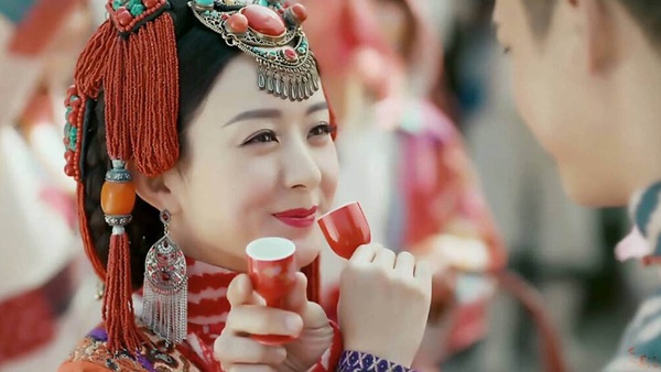 趙麗穎《有翡》造型再曝光!回顧趙麗穎9款「古裝劇大婚造型」,最後一套讓劇迷淚崩