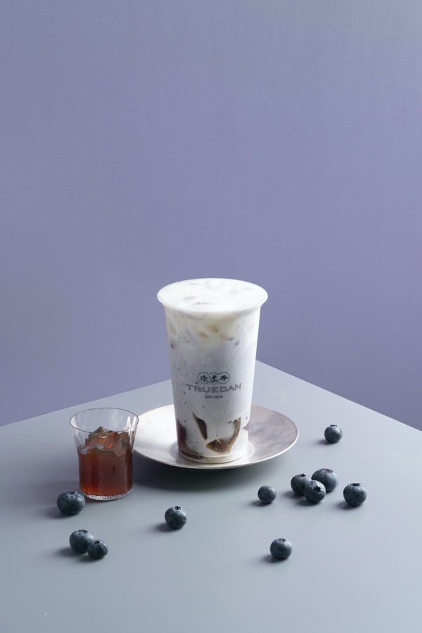 珍煮丹夏季新品5/1開賣！珍煮丹推馬卡龍色優格鮮奶系列，藍莓、百香果、荔枝口味都搭