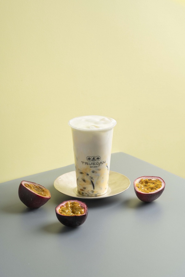 珍煮丹夏季新品5/1開賣！珍煮丹推馬卡龍色優格鮮奶系列，藍莓、百香果、荔枝口味都搭