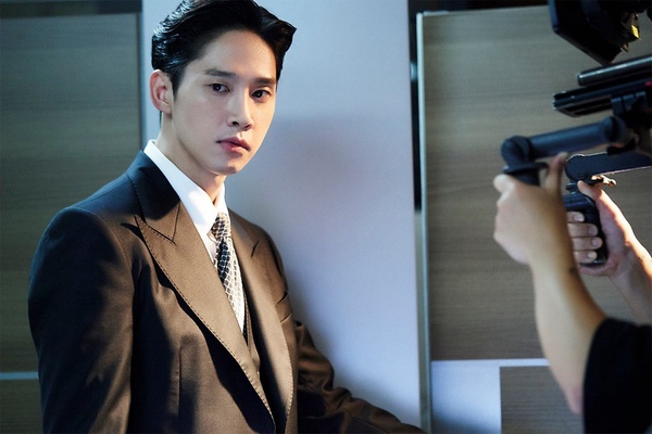 「超帥殺人魔」朴成勳終於晉升男一!確定與Nana合作,主演爆笑政治新劇《出師表》!