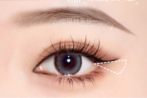 孫藝珍、韓素希眼線這樣畫!解析女星眼線畫法,調整眼型、製造無辜感,這款LISA御用!