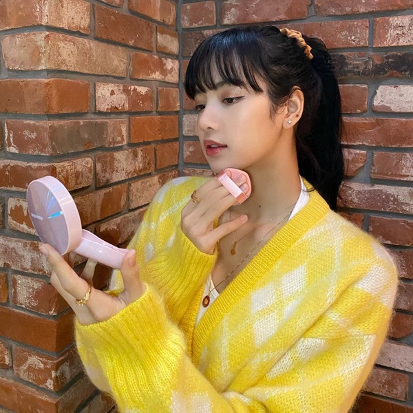 韓素希馬尾照初戀感爆棚！女星馬尾範本，LISA、IU、朴敏英引潮流，加碼顯嫩馬尾綁法！