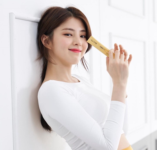 韓素希馬尾照初戀感爆棚！女星馬尾範本，LISA、IU、朴敏英引潮流，加碼顯嫩馬尾綁法！