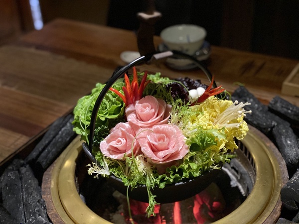 胡同燒肉X寬巷子鍋品聯手打造「胡同裏的寬巷子」，超高CP值不用千元就可以吃飽！