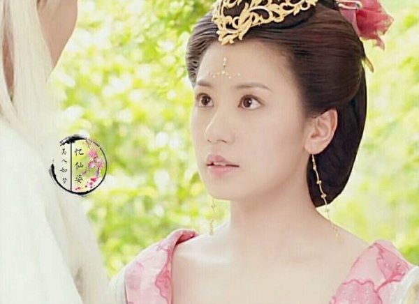 《清平樂》「珍珠落淚妝」超美！古裝劇10款「珍珠落淚妝」，楊冪《仙劍三》超經典