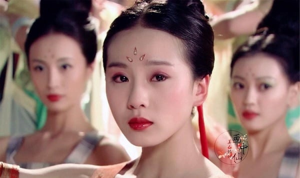 《清平樂》「珍珠落淚妝」超美！古裝劇10款「珍珠落淚妝」，楊冪《仙劍三》超經典