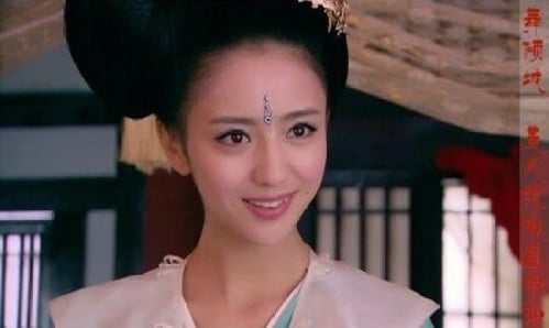 《清平樂》「珍珠落淚妝」超美！古裝劇10款「珍珠落淚妝」，楊冪《仙劍三》超經典