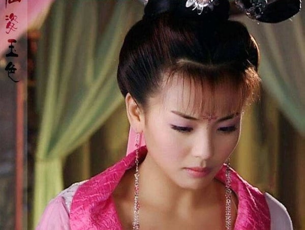 《清平樂》「珍珠落淚妝」超美！古裝劇10款「珍珠落淚妝」，楊冪《仙劍三》超經典
