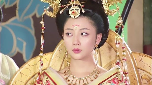 《清平樂》「珍珠落淚妝」超美！古裝劇10款「珍珠落淚妝」，楊冪《仙劍三》超經典