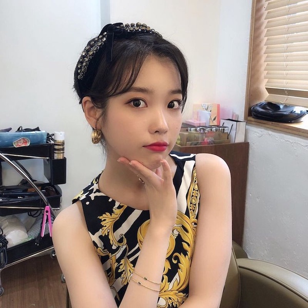 短下巴明星更受歡迎！IU、周子瑜、林依晨都是短下巴美女，加碼短下巴矯正與修容技巧！
