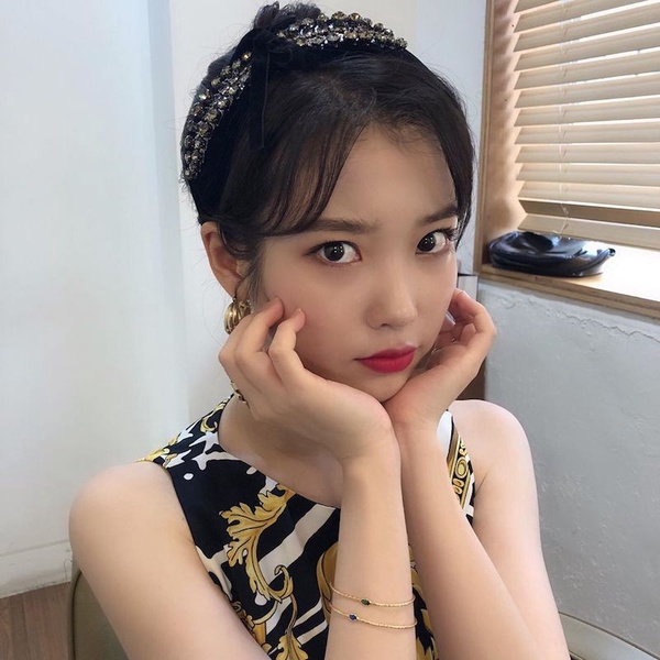 短下巴明星更受歡迎！IU、周子瑜、林依晨都是短下巴美女，加碼短下巴矯正與修容技巧！