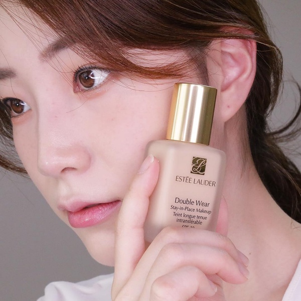 口罩妝「不悶痘粉底」推薦！油肌、混合肌韓妞激推，輕薄透亮、高遮瑕，戴口罩也不沾粉