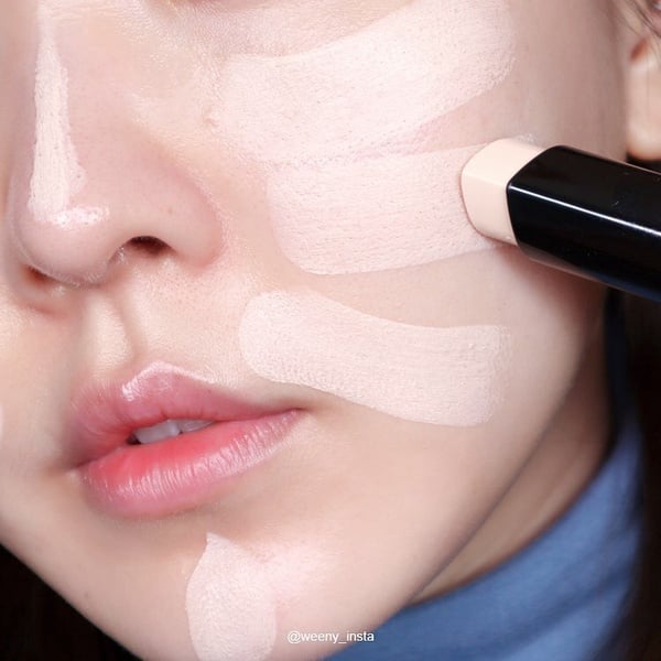 口罩妝「不悶痘粉底」推薦！油肌、混合肌韓妞激推，輕薄透亮、高遮瑕，戴口罩也不沾粉