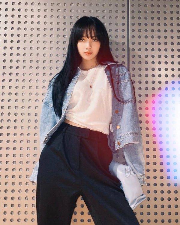 白T穿搭超時髦！女星白T穿搭6技巧，周揚青穿搭時髦精，韓素希、LISA穿搭技巧顯瘦！