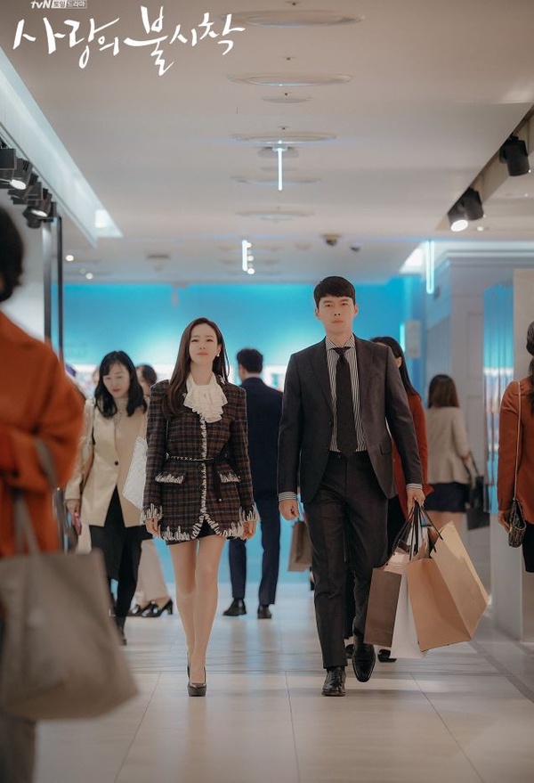 《愛的迫降》紅到西方！Netflix美國播放量第6，外媒評為「必看影集」，正赫魅力無敵！