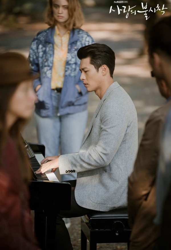 《愛的迫降》紅到西方！Netflix美國播放量第6，外媒評為「必看影集」，正赫魅力無敵！