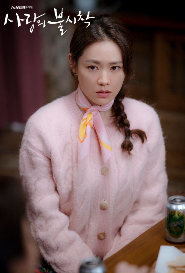 《愛的迫降》紅到西方！Netflix美國播放量第6，外媒評為「必看影集」，正赫魅力無敵！
