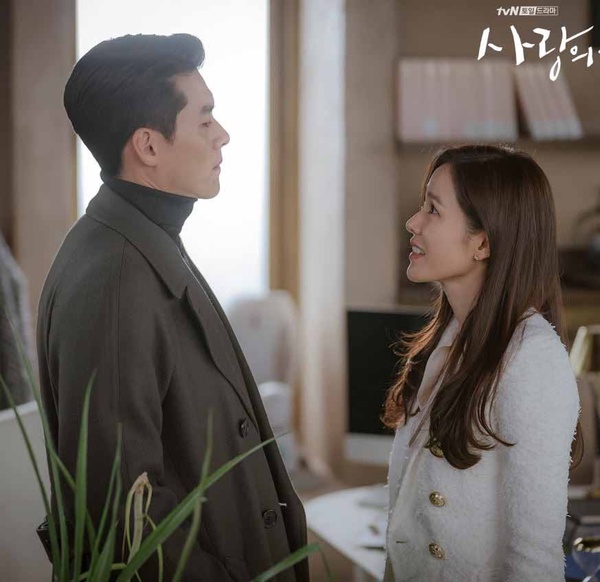 《愛的迫降》紅到西方！Netflix美國播放量第6，外媒評為「必看影集」，正赫魅力無敵！