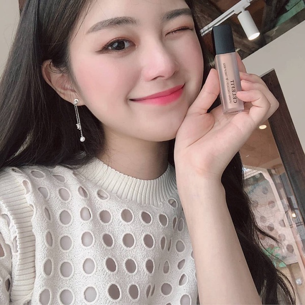 彩妝師分享「抗汗底妝」步驟！口罩妝必學定妝噴霧夾心技巧，出汗出油也不脫妝、0沾粉