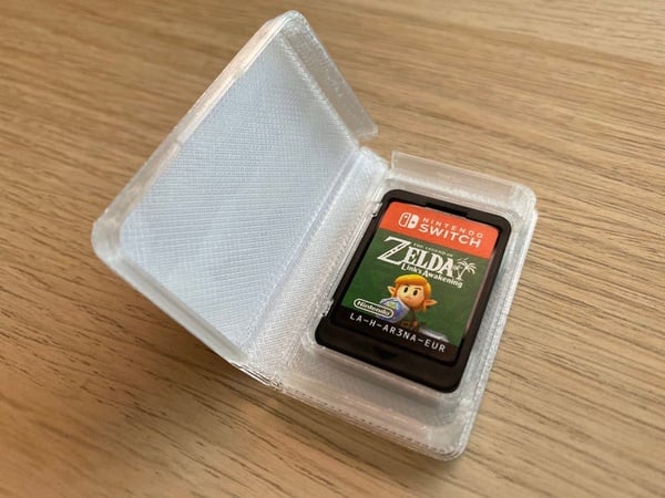 Switch玩家必收！迷你Switch卡帶鑰匙圈，可當吊飾還能真的放入卡帶，實用度破表！