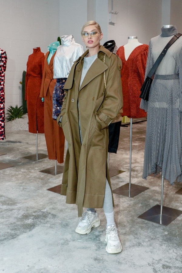 半透明球鞋推薦：BALENCIAGA ，USD$1,185（約NT$35,400)