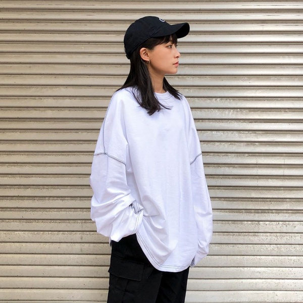胸大穿什麼都虎背熊腰？豐滿女孩顯瘦關鍵「材質X版型」，大胸女孩顯瘦穿搭TIPS都在這