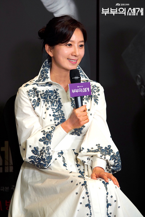 《夫婦的世界》金喜愛太會演！金喜愛霸氣碾壓小三、海邊絕望想自殺，是「影后級演技」
