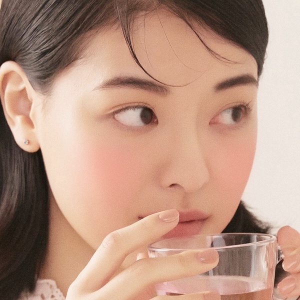 韓網爆款「棉花糖漸層腮紅」美翻！同款棉花糖腮紅色號特搜，顯嫩顯白、少女感激增