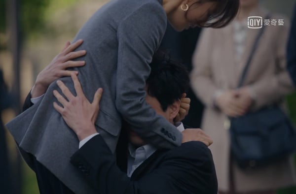 《夫婦的世界》結局好空虛1：李泰伍要求復合失敗，衝卡車想自殺