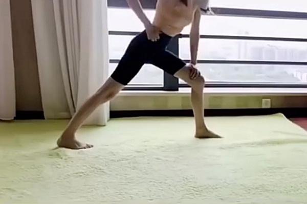 兩招「瘦腳踝」運動必學!消腳踝水腫、拉長小腿肌,練出纖細腳脖子、小腿也變修長