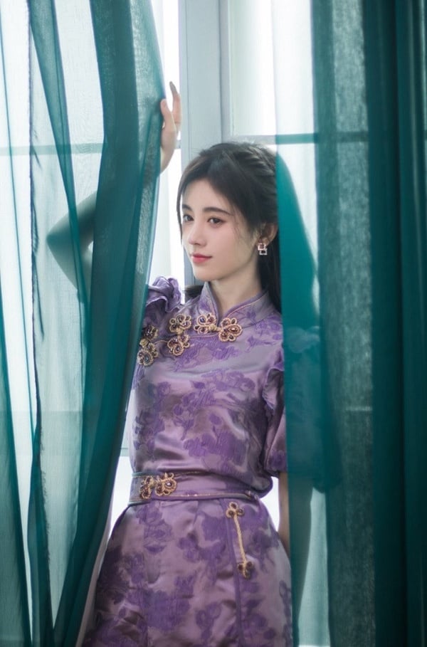 《韞色過濃》張予曦旗袍美炸!10位陸劇旗袍女郎,趙麗穎優雅、鞠婧禕仙,第三位最經典