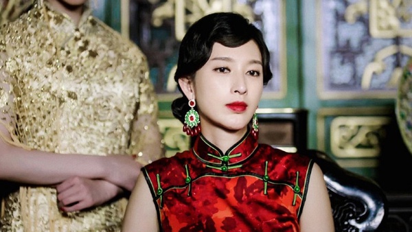《韞色過濃》張予曦旗袍美炸!10位陸劇旗袍女郎,趙麗穎優雅、鞠婧禕仙,第三位最經典