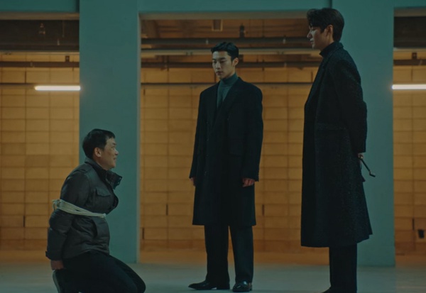 《永遠的君主》李敏鎬演活貴氣皇帝！霸氣對決李霖&君主慣性小動作，最後的2滴淚太絕