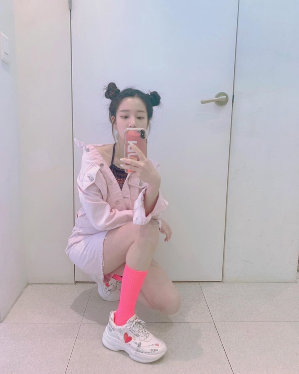 IU、迪麗熱巴老爹鞋穿搭成精！女星老爹鞋穿搭5技巧，拯救粗短腿、顯瘦又長高！