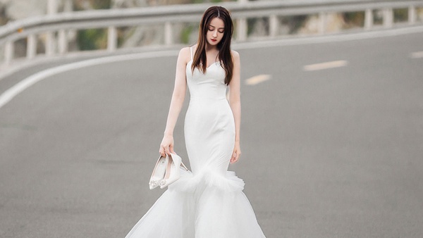 迪麗熱巴《幸福，觸手可及》婚紗超美！10個陸劇裡最美婚紗造型，楊紫好甜，劉詩詩好仙