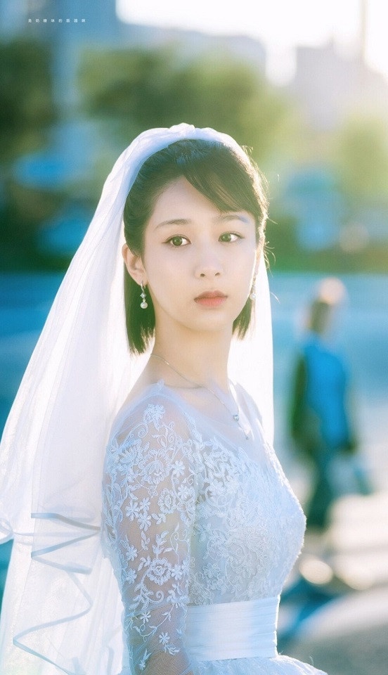 迪麗熱巴《幸福，觸手可及》婚紗超美！10個陸劇裡最美婚紗造型，楊紫好甜，劉詩詩好仙