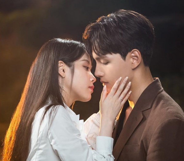 《雙甲路邊攤》劇情撞IU《德魯納》？黃正音&陸星材新劇Netflix開播，朴敘俊也來踢館？