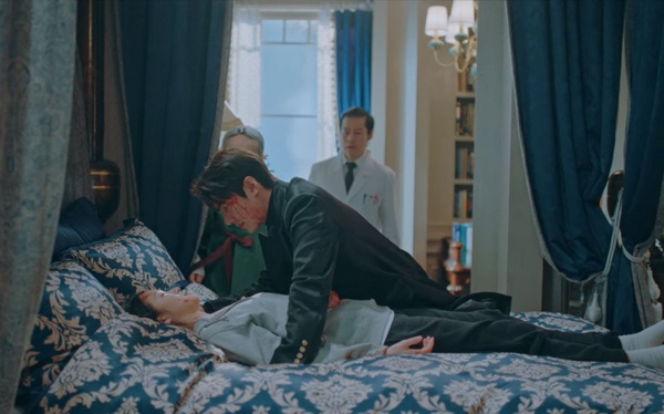 《永遠的君主》李敏鎬「皇帝臨幸」好羞！公主抱回寢宮，吻脖子&4段深吻，符咒威力太強