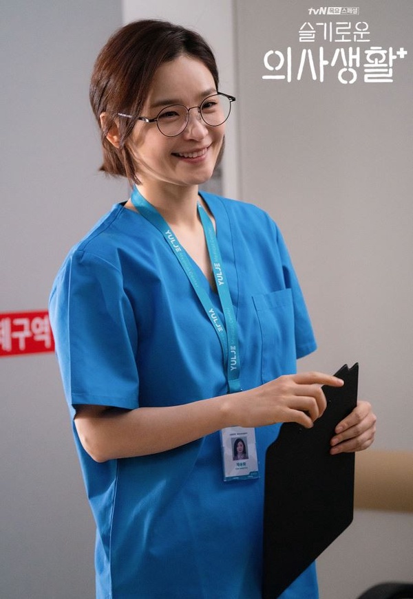 《機智醫生生活》5醫生舊照！曹政奭顏值逆天，柳演錫醫生服舊照，是青澀菜鳥安政源！