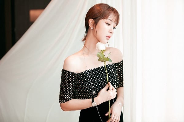 迪麗熱巴《幸福，觸手可及》網播破11億！熱巴主演陸劇網播量TOP 9，《枕上書》排第五