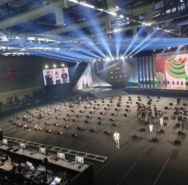 2020第56屆百想頒獎禮，《愛的迫降》玄彬&amp;孫藝珍CP又發糖！