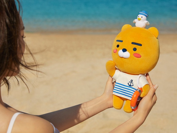 Kakao Friends「夏日海軍系列」新上市!超萌萊恩沙灘球、游泳圈陪你一起去海邊度假~