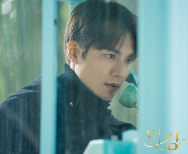 《永遠的君主》結局前劇情解析！李袞用4個月跨26年，新記憶影響什麼？2個李霖誰是誰？