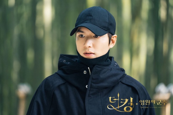《永遠的君主》結局前劇情解析！李袞用4個月跨26年，新記憶影響什麼？2個李霖誰是誰？