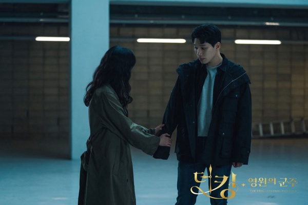 《永遠的君主》16集結局預告分析！太乙&李知勳擦肩而過，曹影流血&流淚，要領便當了？