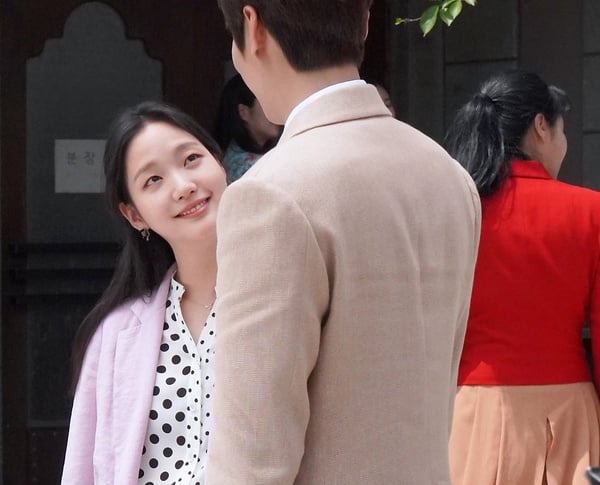 《永遠的君主》花絮照劇透結局?李敏鎬IG照像「婚禮」,花絮袞乙相視而笑,不是悲劇?