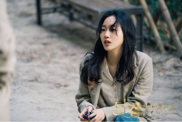 《永遠的君主》結局劇照公開！太乙滿身是血躺竹林，她也穿越？帶李霖開時空門失敗了？