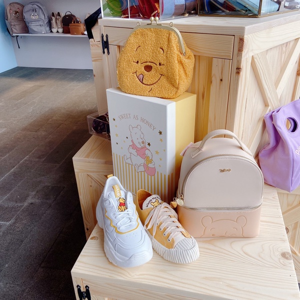 Grace Gift 快閃店推出「迪士尼販賣機」，市價NT.499迪士尼帆布袋，這樣就能免費換！