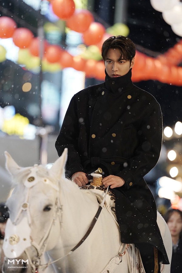 《The King:永遠的君主》李袞決定犧牲自己,是「真正的君主」!