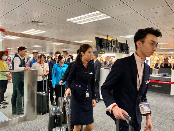 想出國想瘋了？松山機場推出「偽出國」出入境體驗活動，一起找回出國的感覺吧！